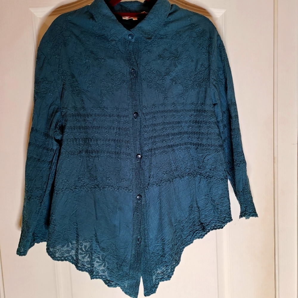 Womans button down embroidered long sleeve blouse. Size XL